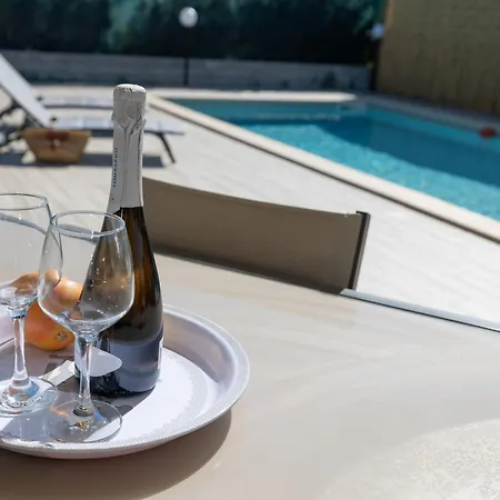 Giada - Private Pool Вилла